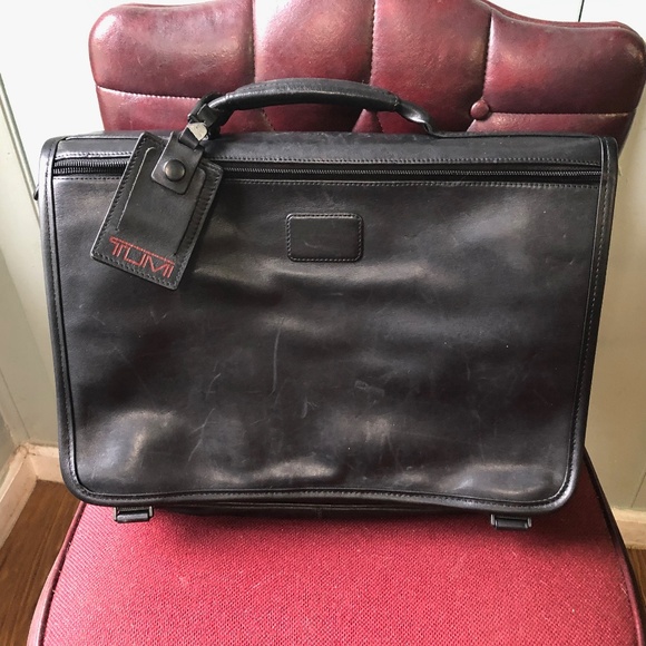 Tumi Leather Flap Briefcase No Shoulder Strap - Picture 1 of 8